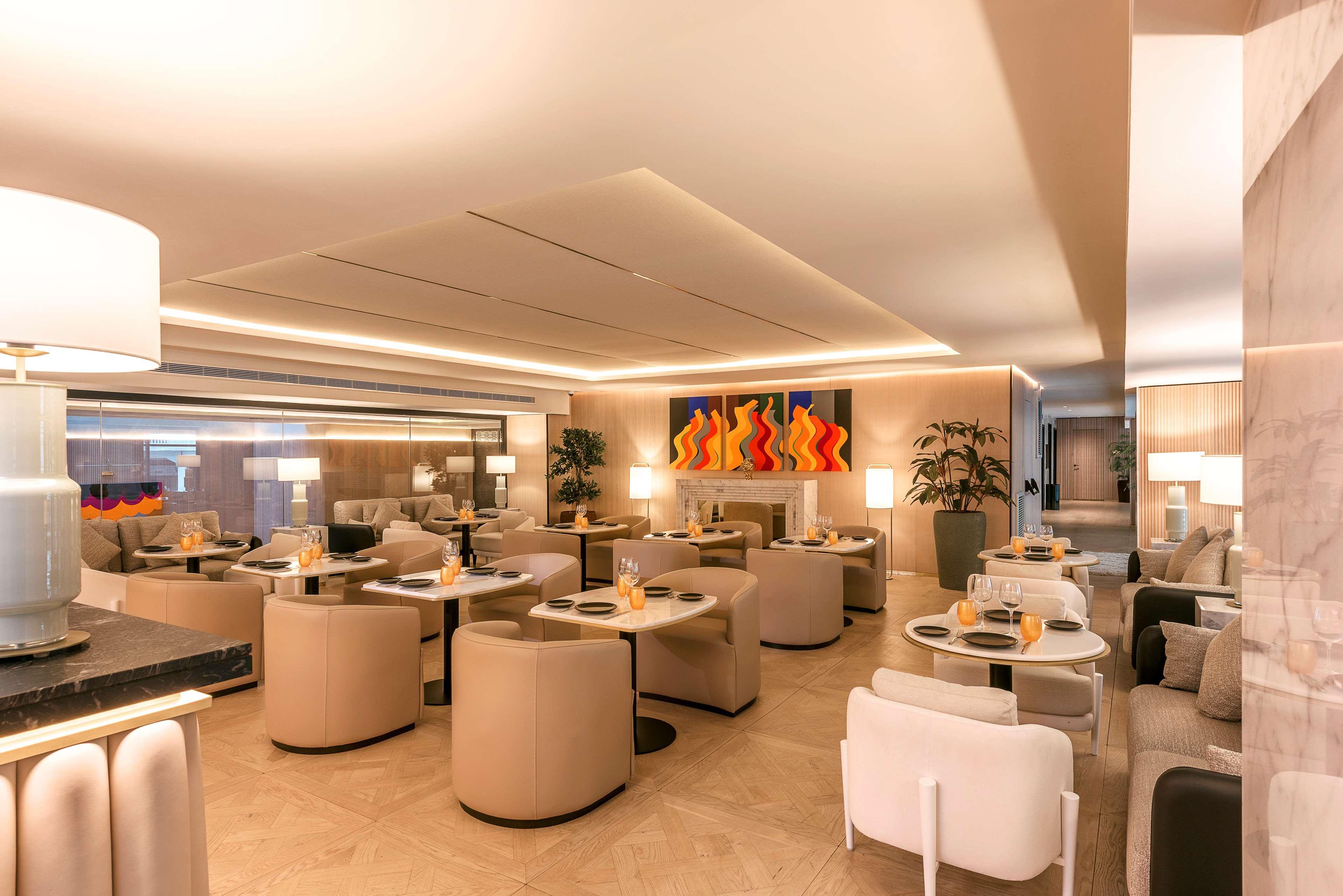 Radisson Blu Hotel Casablanca City Center מראה חיצוני תמונה The lounge at the airport
